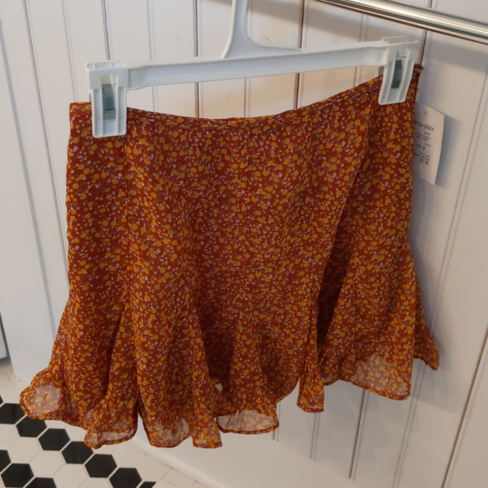 Dress Forum Ivy & Leo Floral Skort Size small